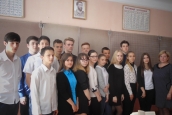 Выпускники отказались от нарядов на выпускной ради спасения онкобольного мальчика