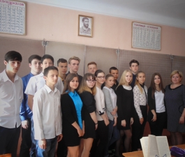 Выпускники отказались от нарядов на выпускной ради спасения онкобольного мальчика