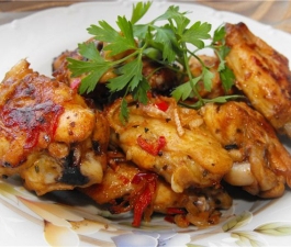 Чесночные куриные крылышки