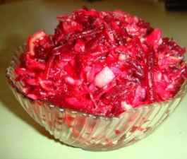 Салат из квашеной капусты и свеклы   