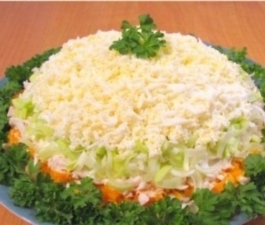 Слоеный салат с курицей 